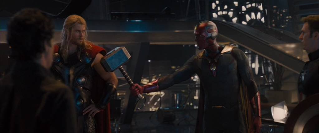 Immagine di Avengers: Endgame, Visione era degno di sollevare Mjolnir?