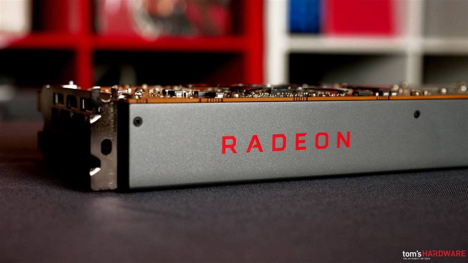 Immagine di Radeon RX 5700 a 2,2 GHz con la mod SPPT