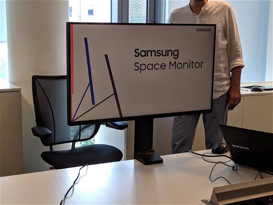 samsung-space-monitor-39796.jpg