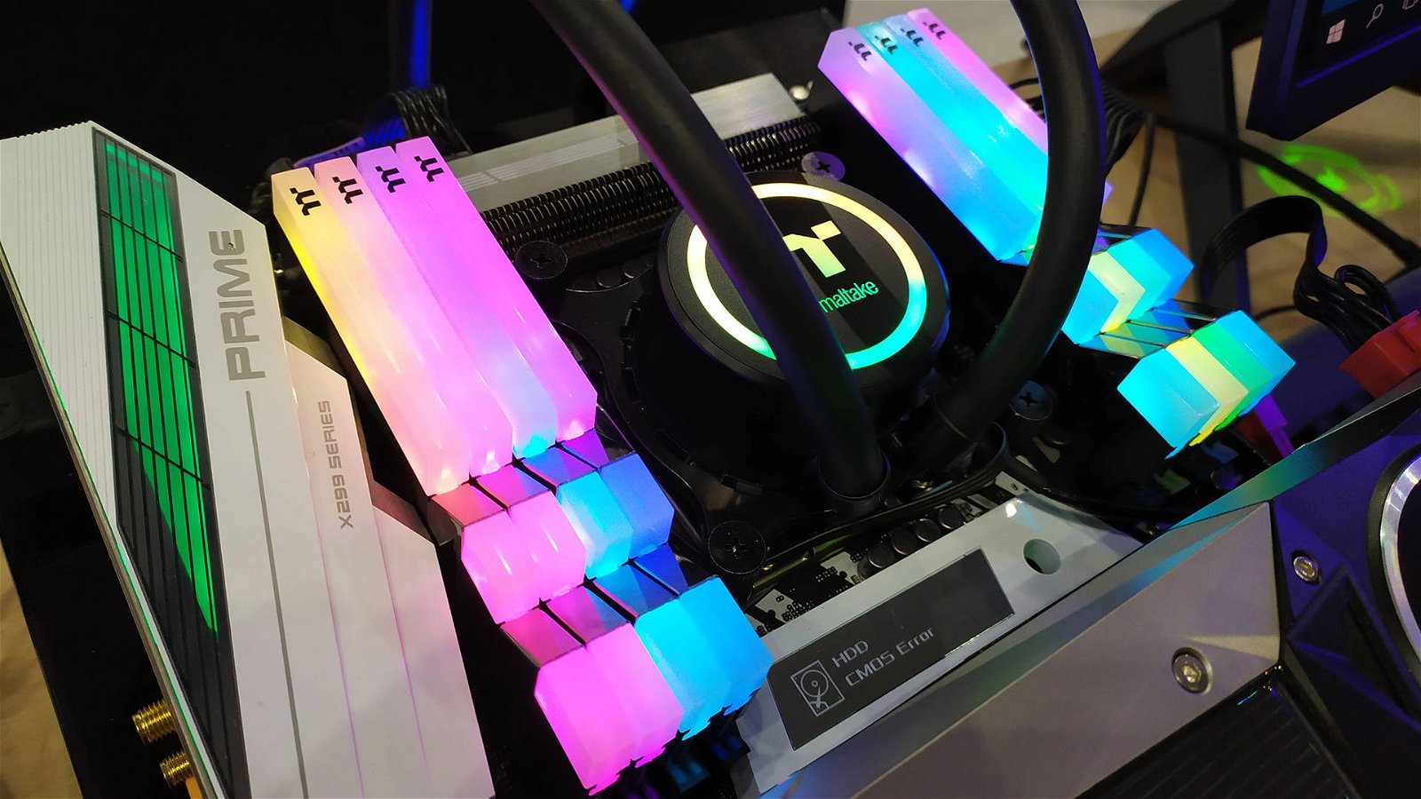 Immagine di Toughram RGB, Thermaltake entra nel mercato delle RAM "Classiche"