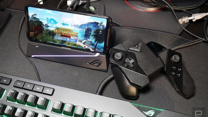 Immagine di Asus ROG Phone 2: più potenza, più accessori e batteria da 6.000 mAh