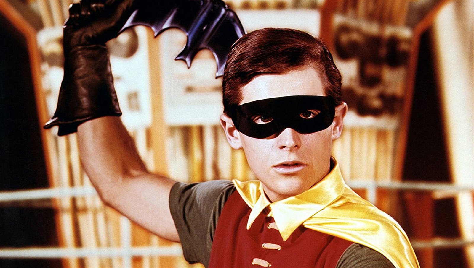 Immagine di Crisis on Infinite Earths: nel cast anche Burt Ward, il Robin di Batman '66!