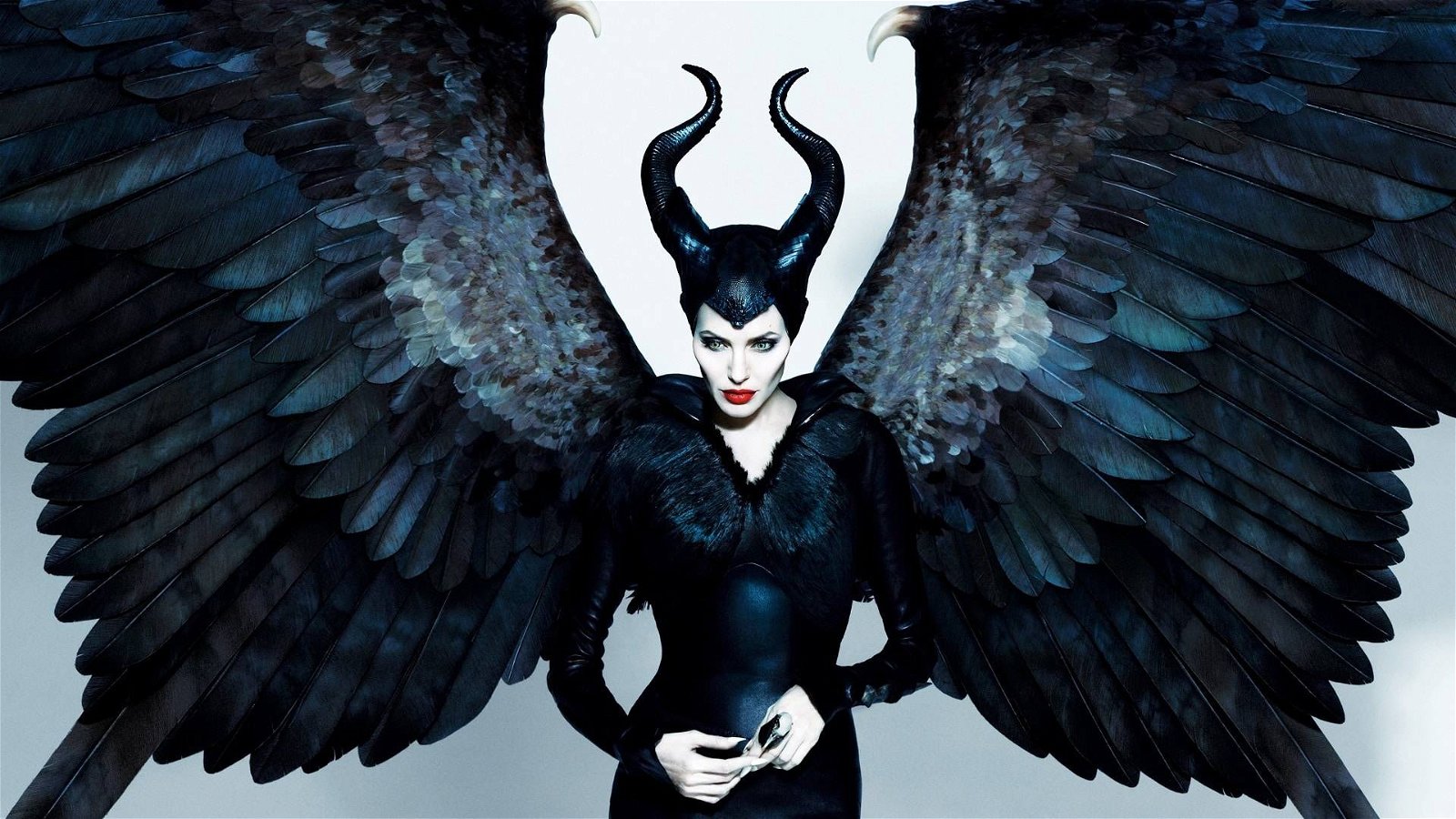 Immagine di Maleficent 2, nuovo trailer: la Jolie sempre più malefica!