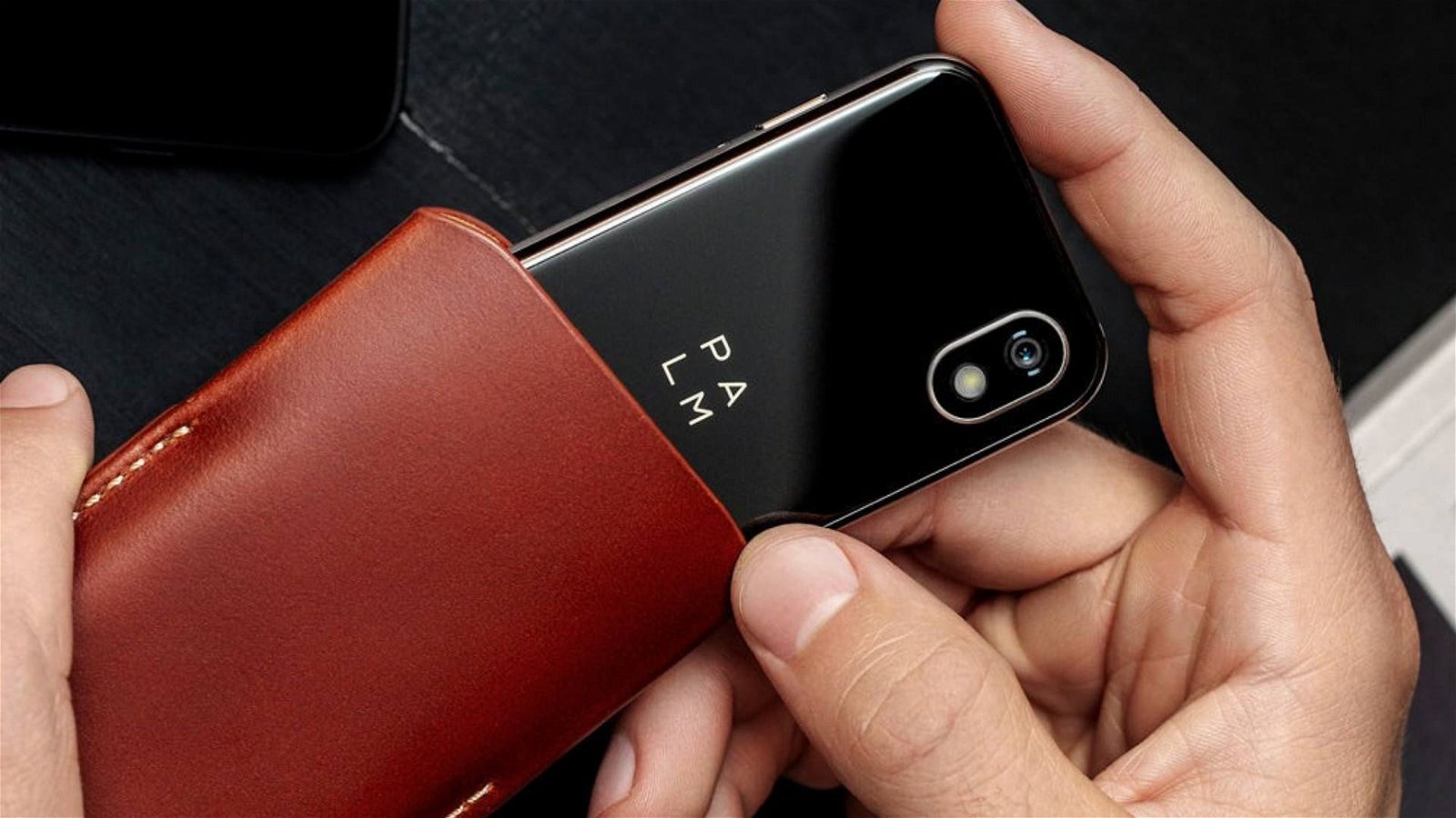 Immagine di Palm, lo smartphone in miniatura in Italia a 349 euro