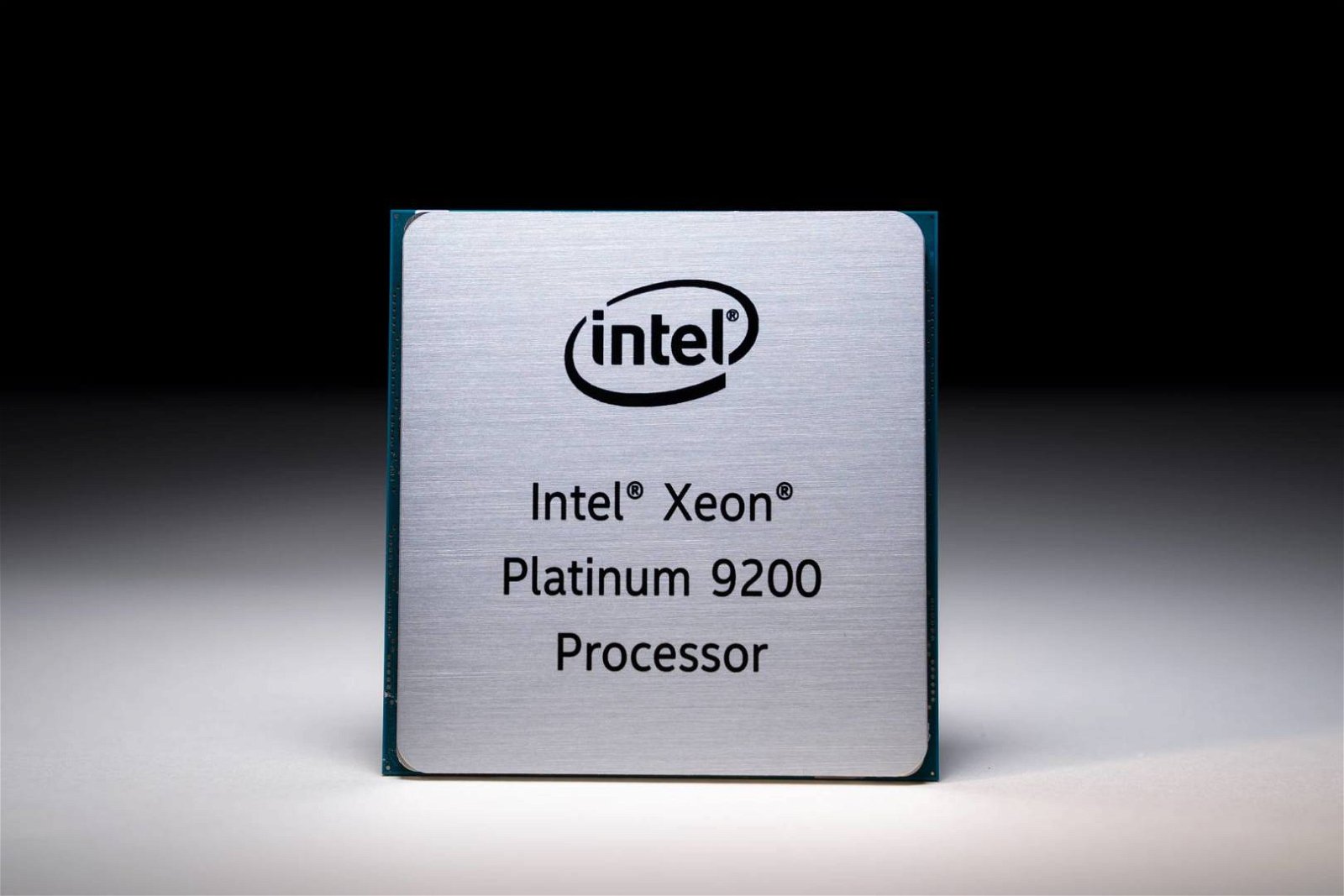 Immagine di Intel Xeon Scalable, la nuova generazione arriva fino a 56 core
