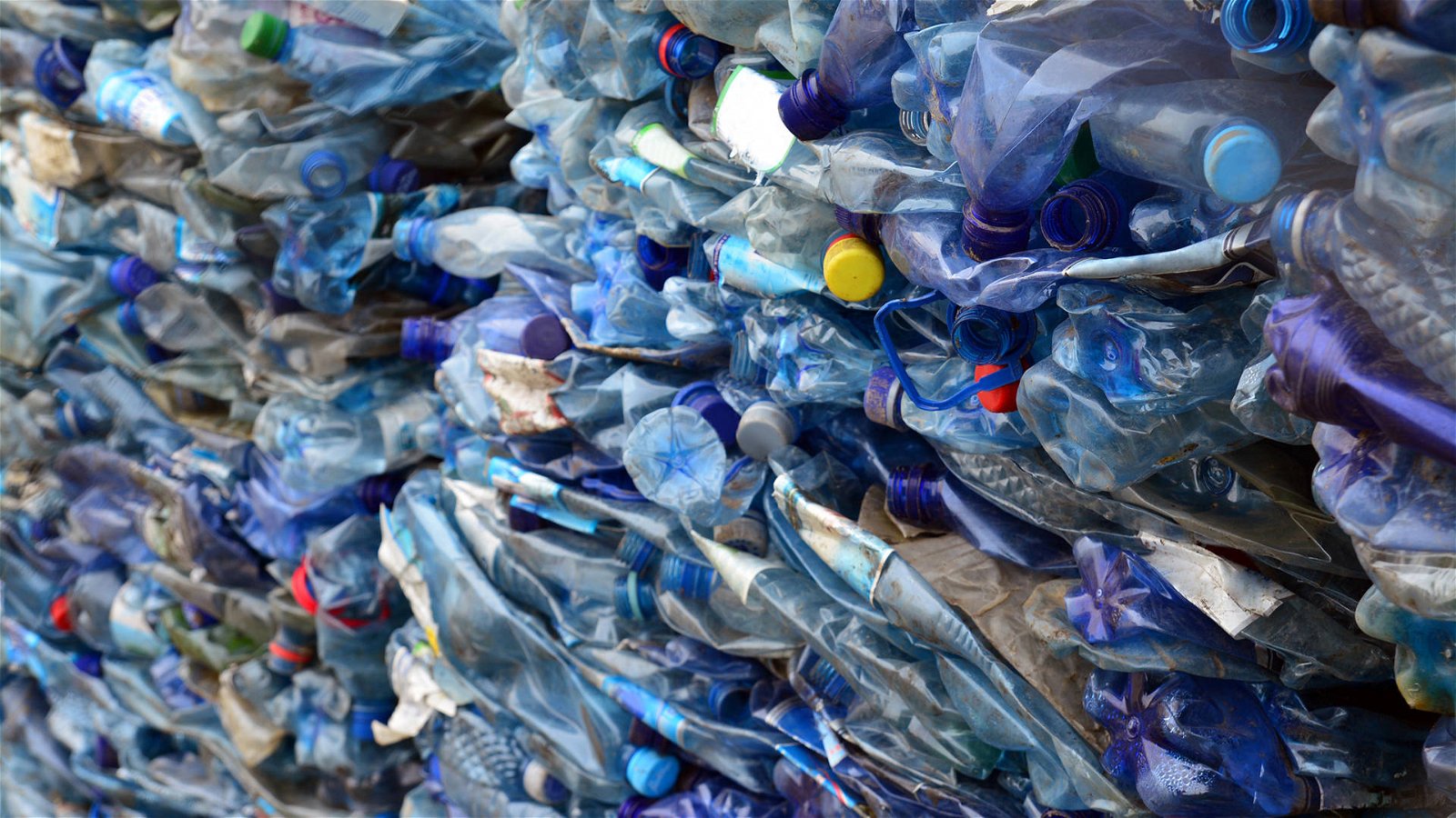Immagine di Riciclare la plastica… per fare altra plastica. L'idea rivoluzionaria di un'azienda canadese