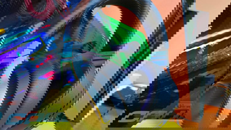 Immagine di Recensione Corsair Virtuoso RGB Wireless SE