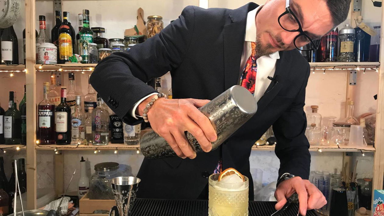 Immagine di Diventa Bartender con Docety e Elia Calò