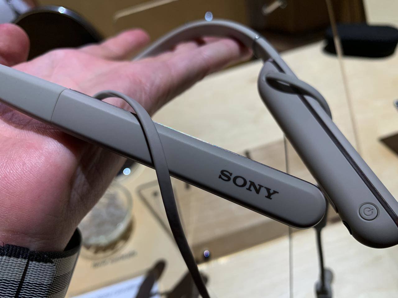 Immagine di Sony WI-1000XM2, cuffie ad archetto con cancellazione attiva del rumore