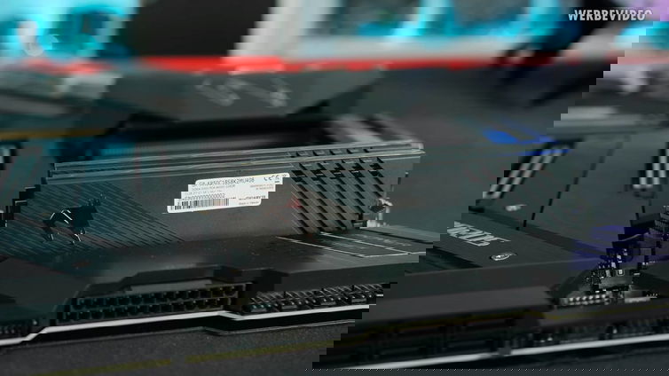 Immagine di DDR4 a 5 GHz e Ryzen 9 3900X: l'overclocker der8auer testa un inedito kit di Gigabyte