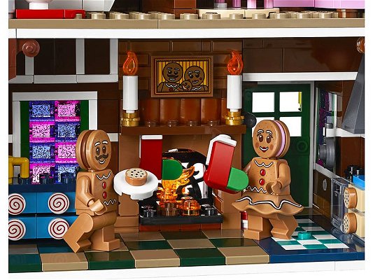 gingerbread-house-lego-51546.jpg