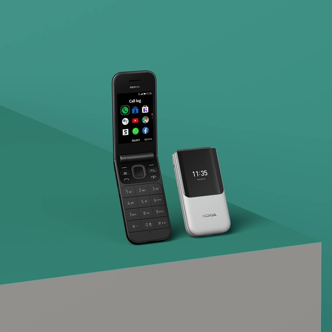 Immagine di Nokia 2720 Flip, il feature phone con WhatsApp arriva su Amazon Italia a 99,99 euro