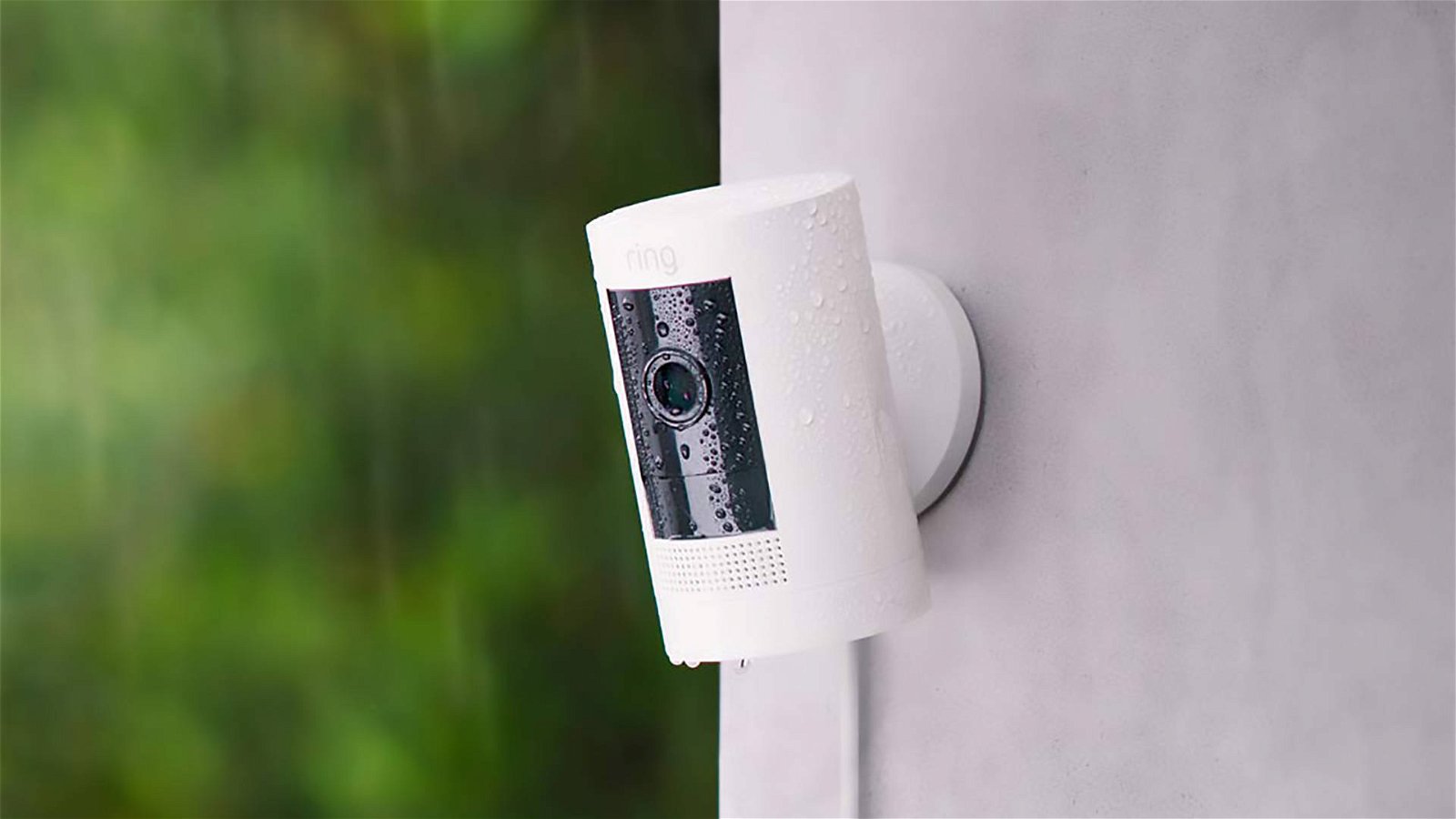Immagine di Amazon Ring Stick Up Cam, la videocamera smart per esterni arriva in Italia