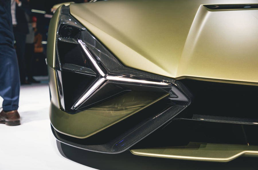 Immagine di La prossima supercar ibrida di Lamborghini avrà forse un nuovo V8
