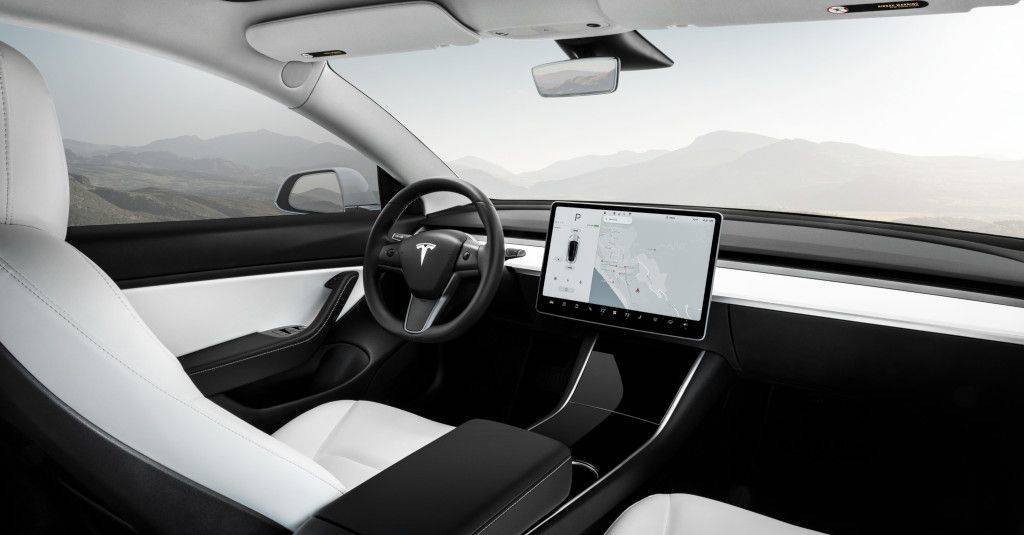 Immagine di Tesla abbraccia il "cruelty free" per gli interni di model 3