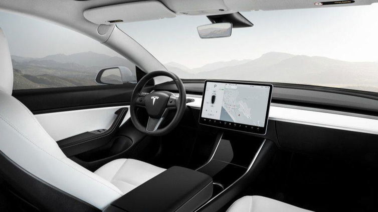 Immagine di Tesla abbraccia il "cruelty free" per gli interni di model 3