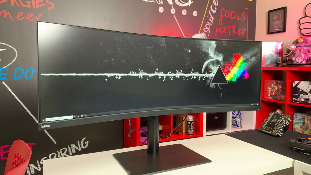 Immagine di Recensione Lenovo ThinkVision P44w-10