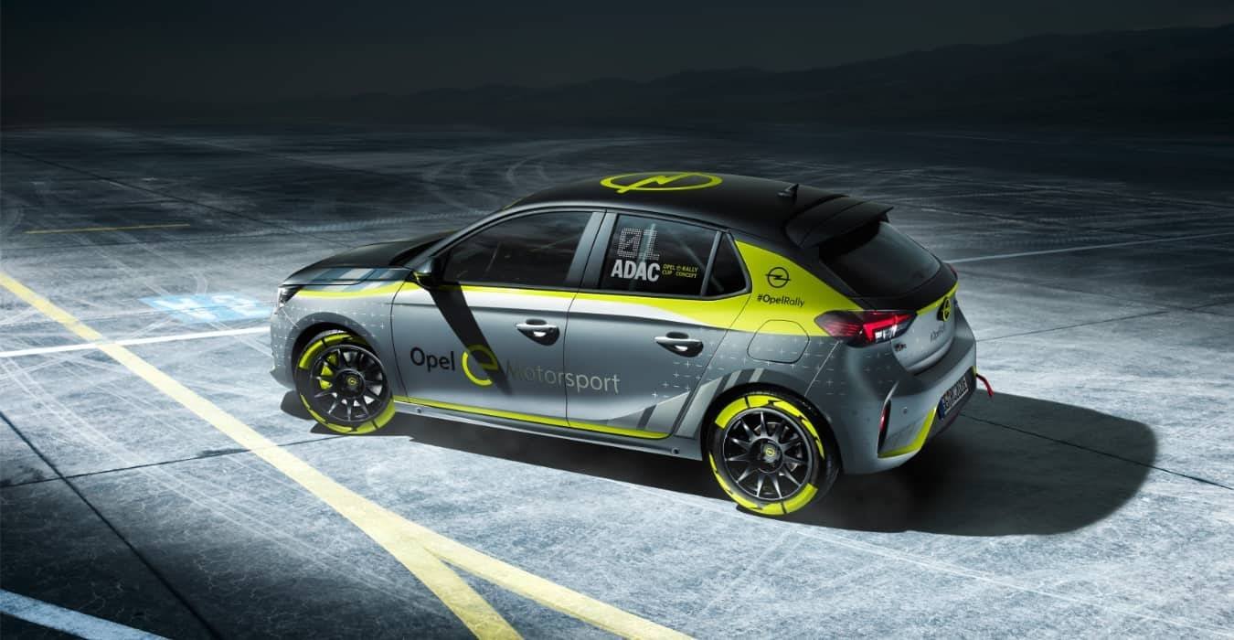 Immagine di Opel Corsa e-Rally in pista nel 2021