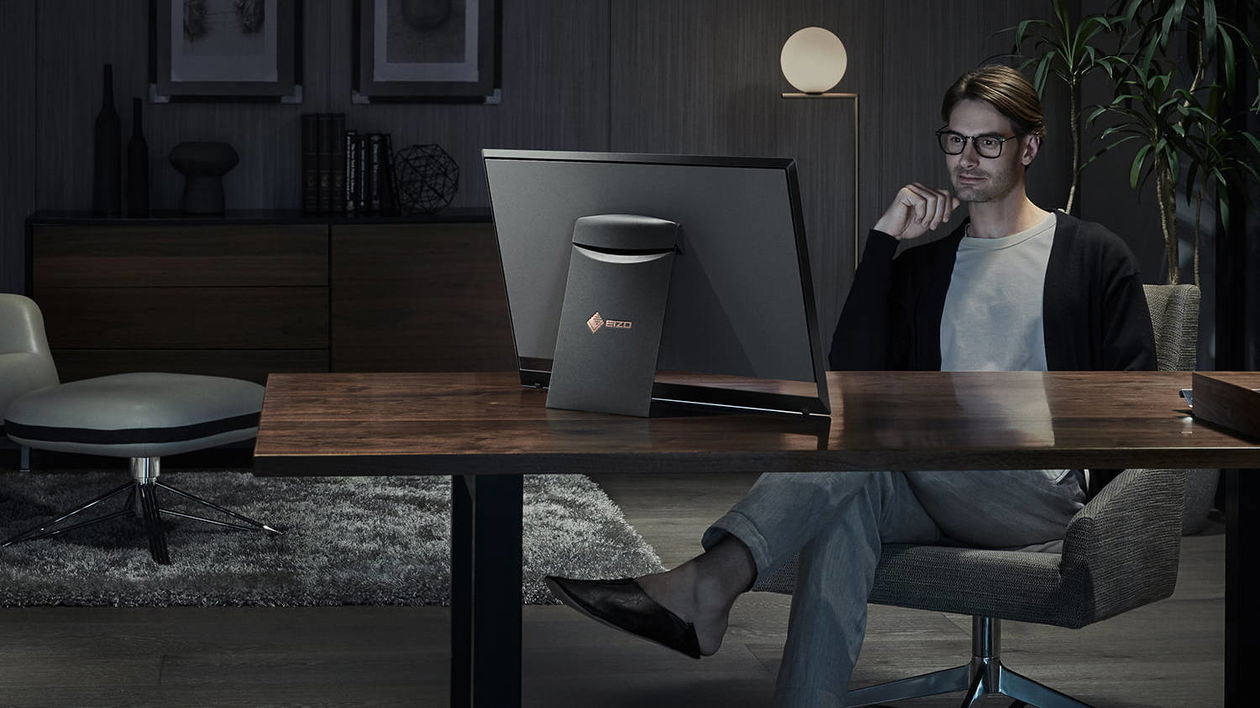 Immagine di Attiva: in una survey EIZO, i pro e i contro dello smart working