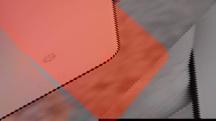 Immagine di Google Pixel 4a: rivelato l'ipotetico design e la custodia in tessuto