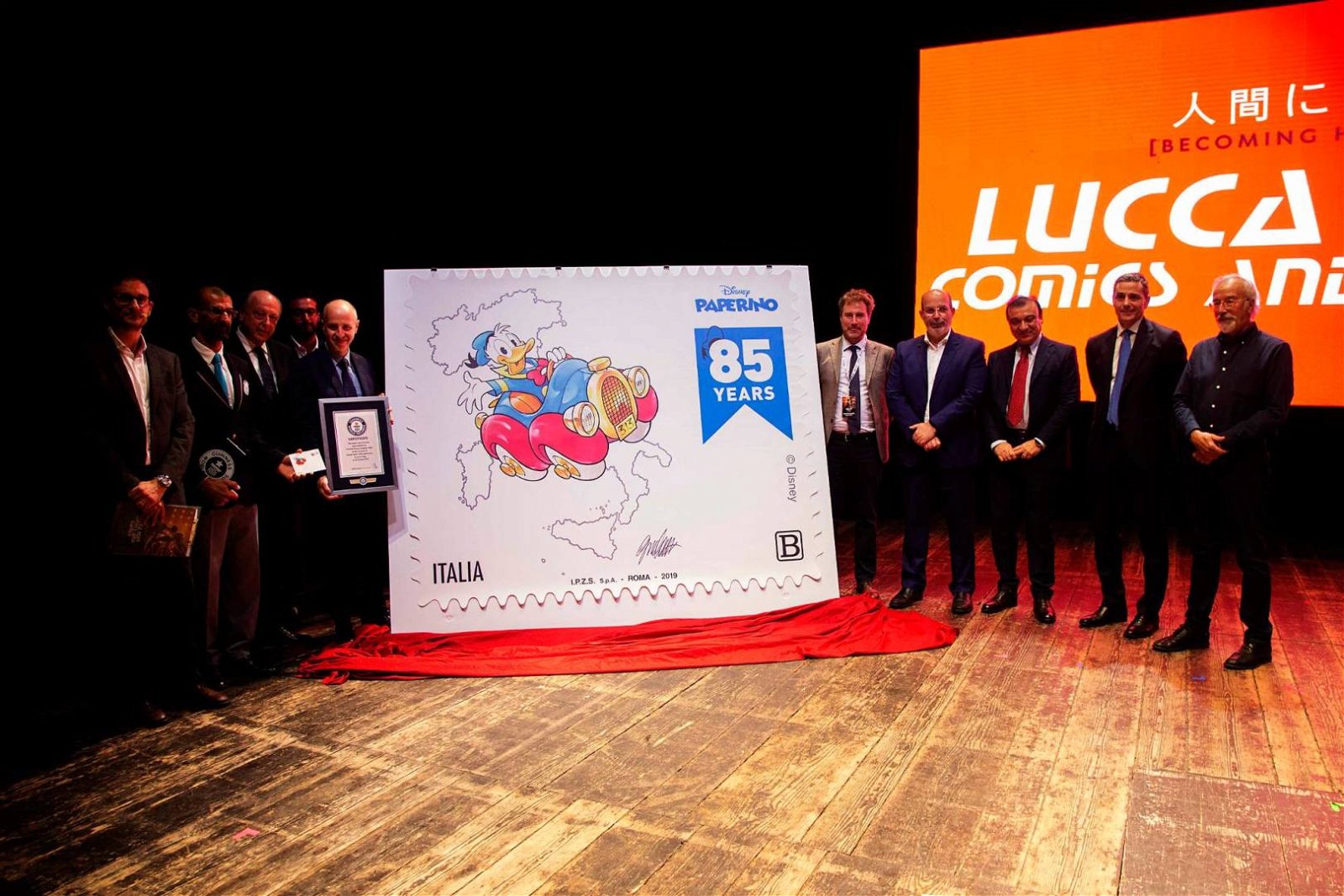 Immagine di Paperino celebra a Lucca Comics & Games il Guinness World Record!