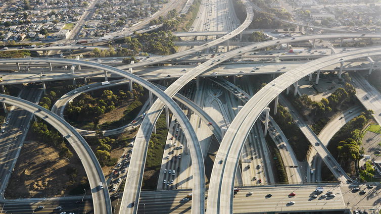 Immagine di Autostrade USA più sicure grazie all'IA europea di Indra