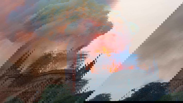 Immagine di In arrivo una miniserie TV sull'incendio di Notre-Dame De Paris
