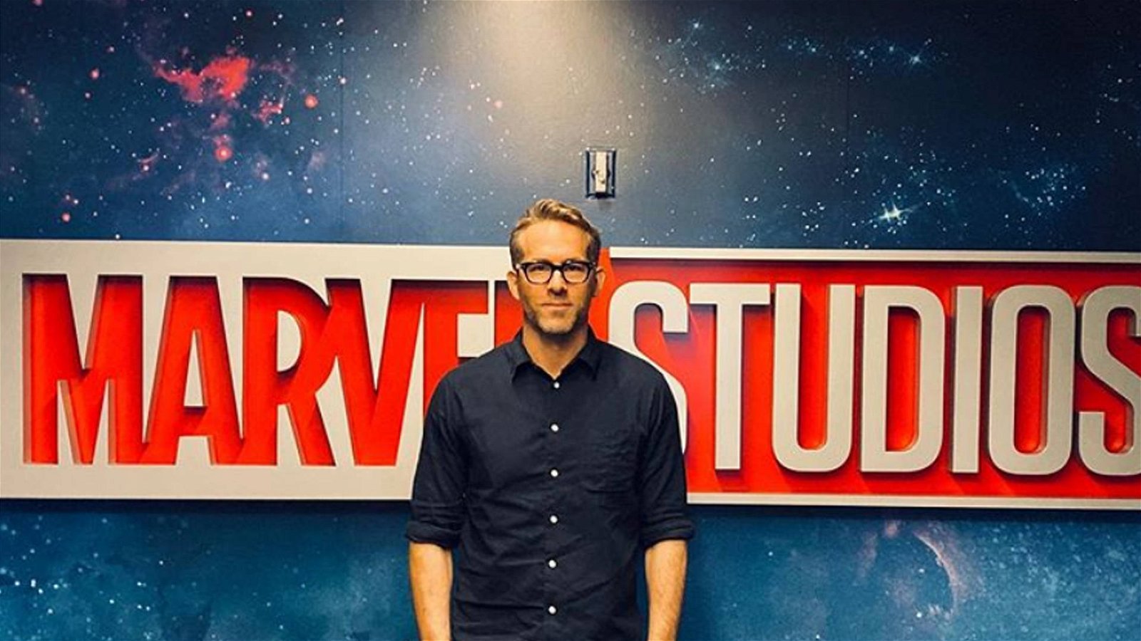 Immagine di Ryan Reynolds in visita ai Marvel Studios: Deadpool 3 vicino?