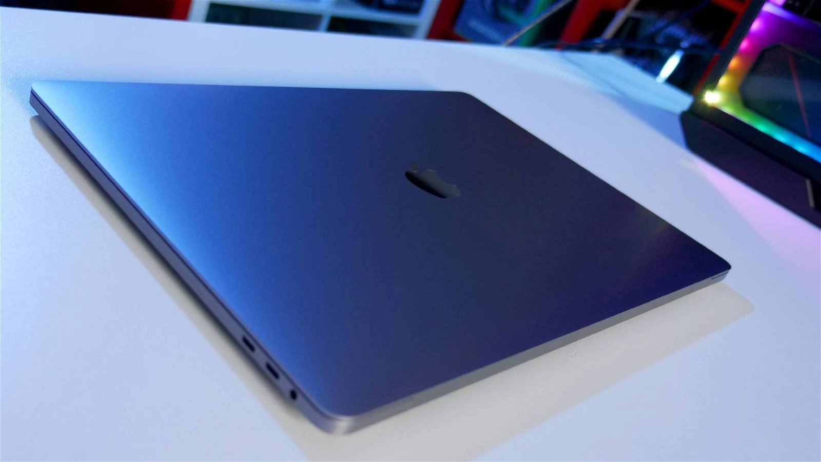 Immagine di Apple potrebbe presentare un MacBook targato AMD