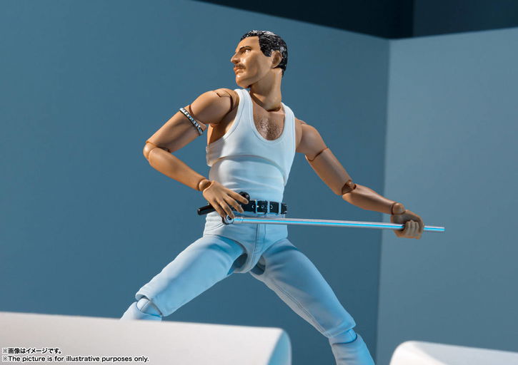 Immagine di Freddie Mercury (Live Aid), la nuova S.H.Figuarts di Bandai