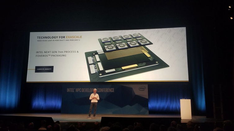 Immagine di Intel Ponte Vecchio, la GPU sarà raffreddata a liquido