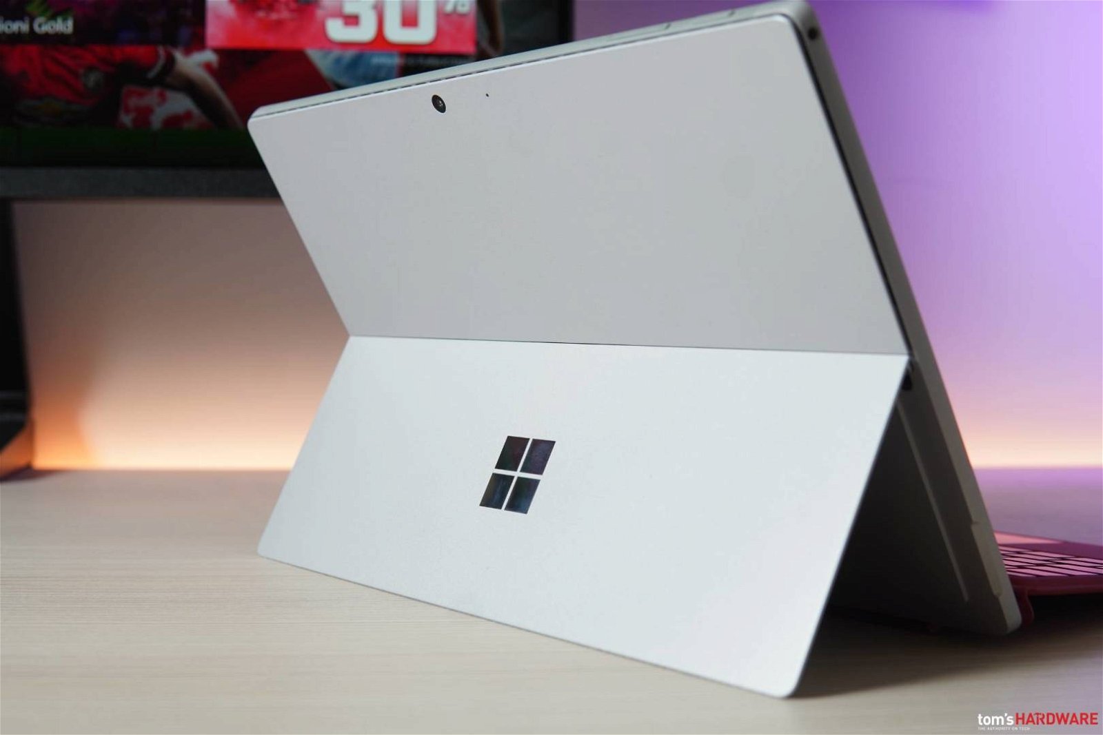 Immagine di Microsoft Surface Book 3: la certificazione FCC potrebbe anticipare l'imminente lancio