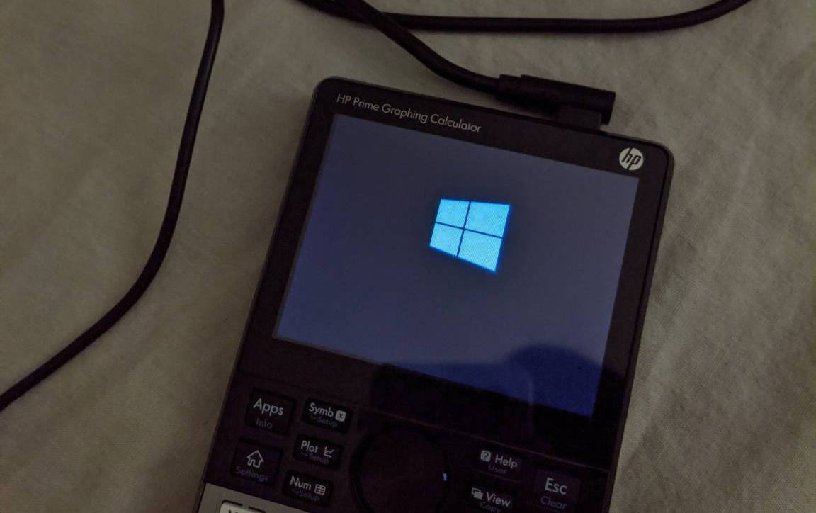 Immagine di Windows 10 su una calcolatrice? A quanto pare si può