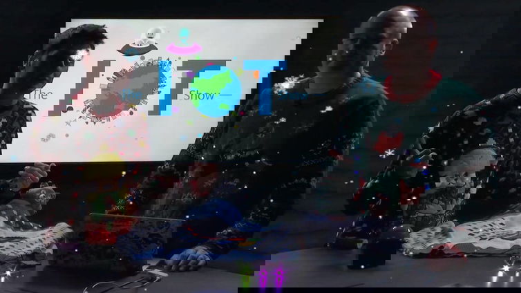 Immagine di Come rendere un maglione brutto ancora più brutto, grazie ai LED