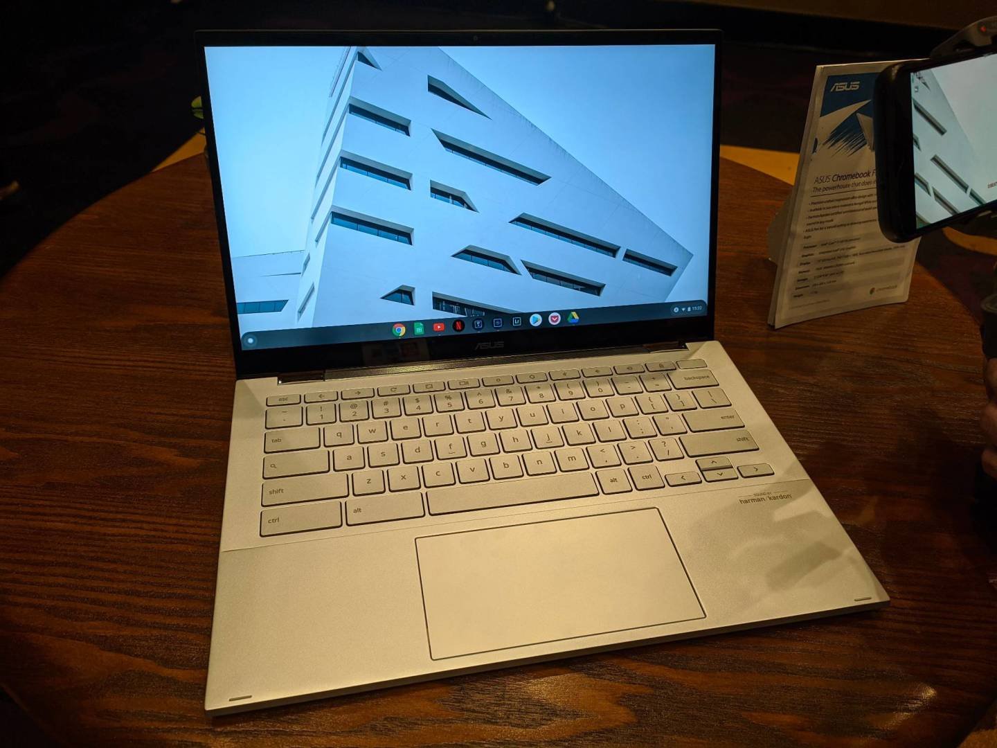 Immagine di Asus annuncia Chromebook Flip C436, ultrabook top di gamma con Chrome OS