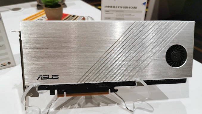 Immagine di Asus Hyper M.2 X16 Gen 4: fino a quattro SSD PCI Express 4.0 sul PC