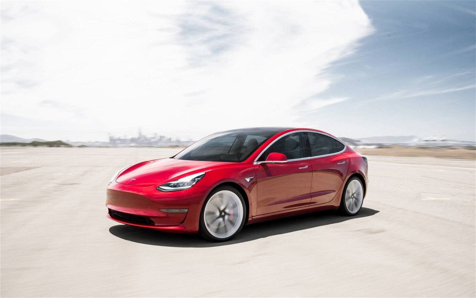 Immagine di Tesla, Elon Musk rivela che le auto parleranno ai pedoni
