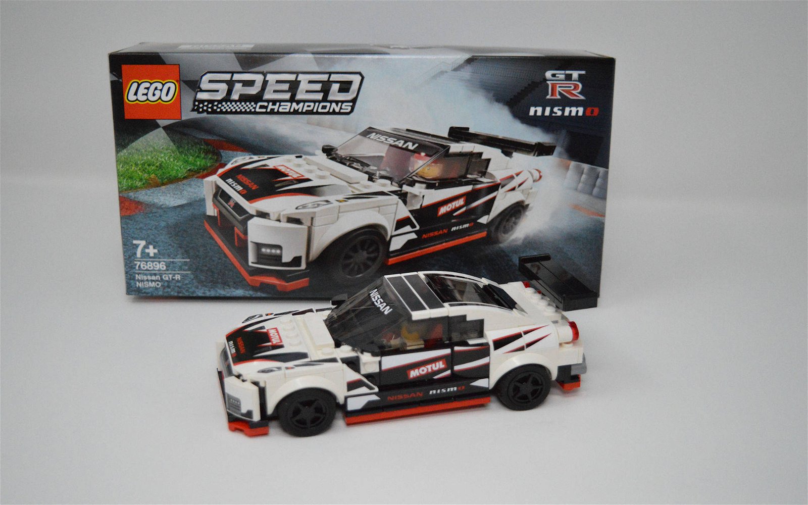 Immagine di LEGO set # 76896 Nissan GT-R NISMO: la recensione