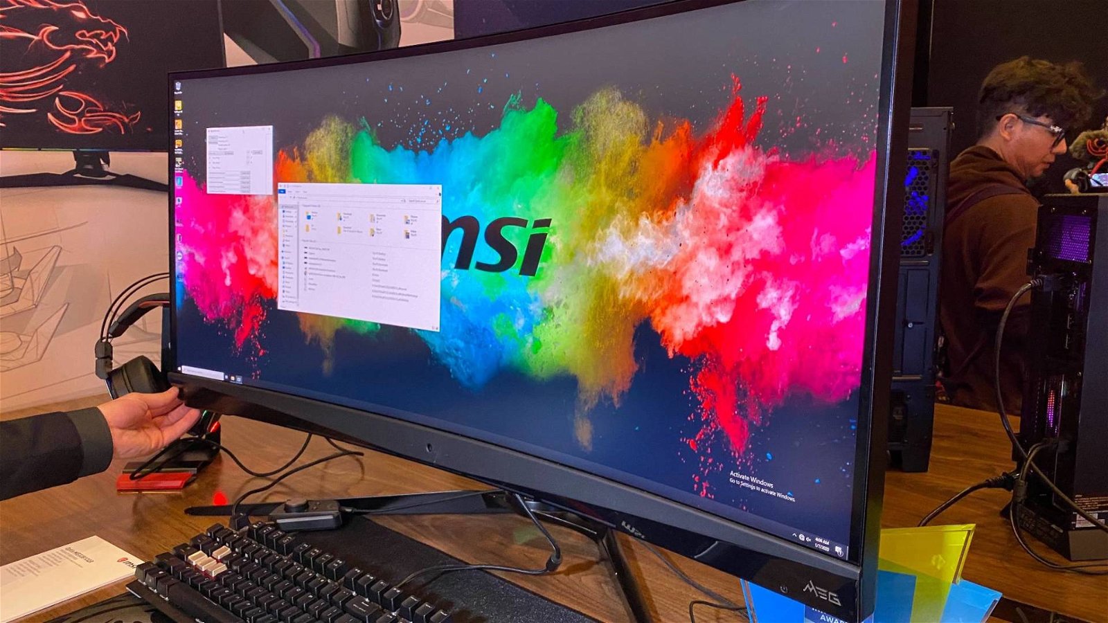 Immagine di MSI, tra i nuovi monitori svelati al CES 2020 ce n'è uno con curvatura 1000R