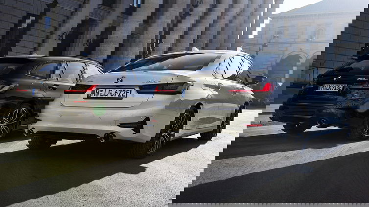 Immagine di BMW aggiunge tre nuovi modelli ibridi plug-in per la Serie 3