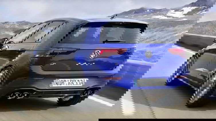 Immagine di Nuova Golf R, le prime foto senza camuffamento
