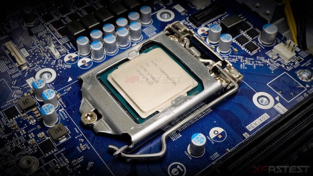 Immagine di L'Intel Core i9-10980HK appare su Geekbench: fino a 5,3 GHz in boost