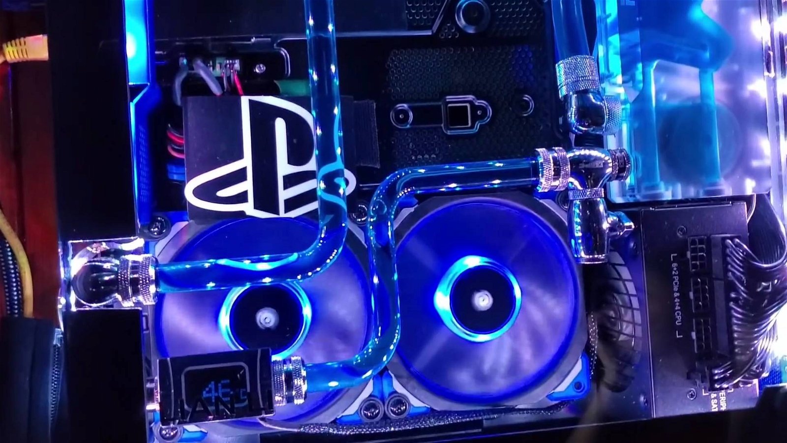Immagine di PS4 Pro raffreddata a liquido: la nuova carissima creazione di un utente