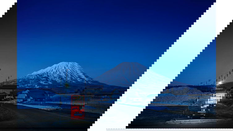 Immagine di Japan Art: Roadside Lights, i malinconici distributori automatici di Eiji Ohashi