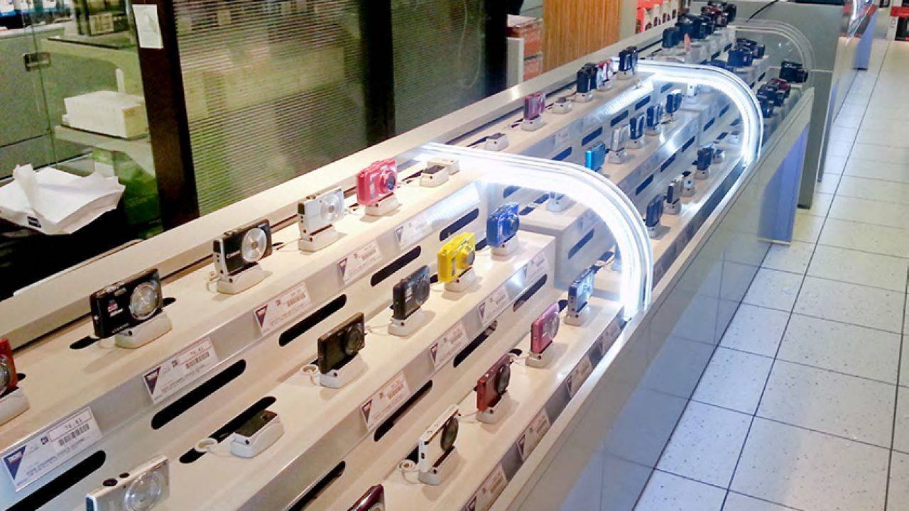 Immagine di I prodotti elettrici ed elettronici sono "beni di prima necessità", i negozi possono aprire