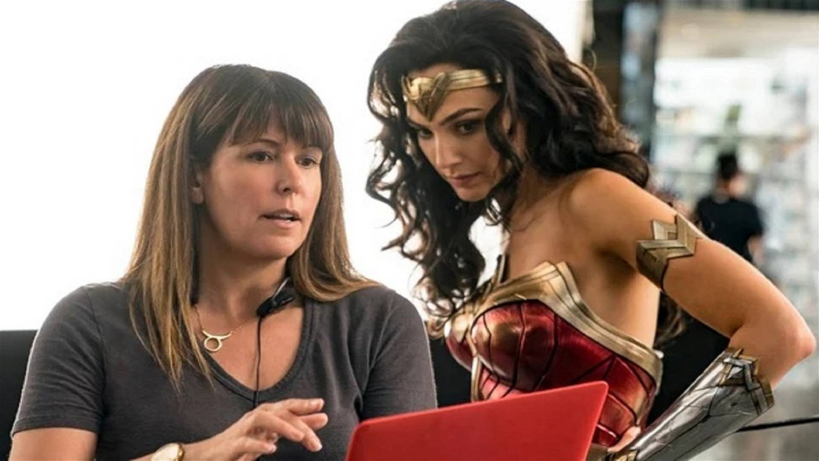 Immagine di Worlds of DC: per Patty Jenkins (Wonder Woman) il MCU non può rappresentare lo standard