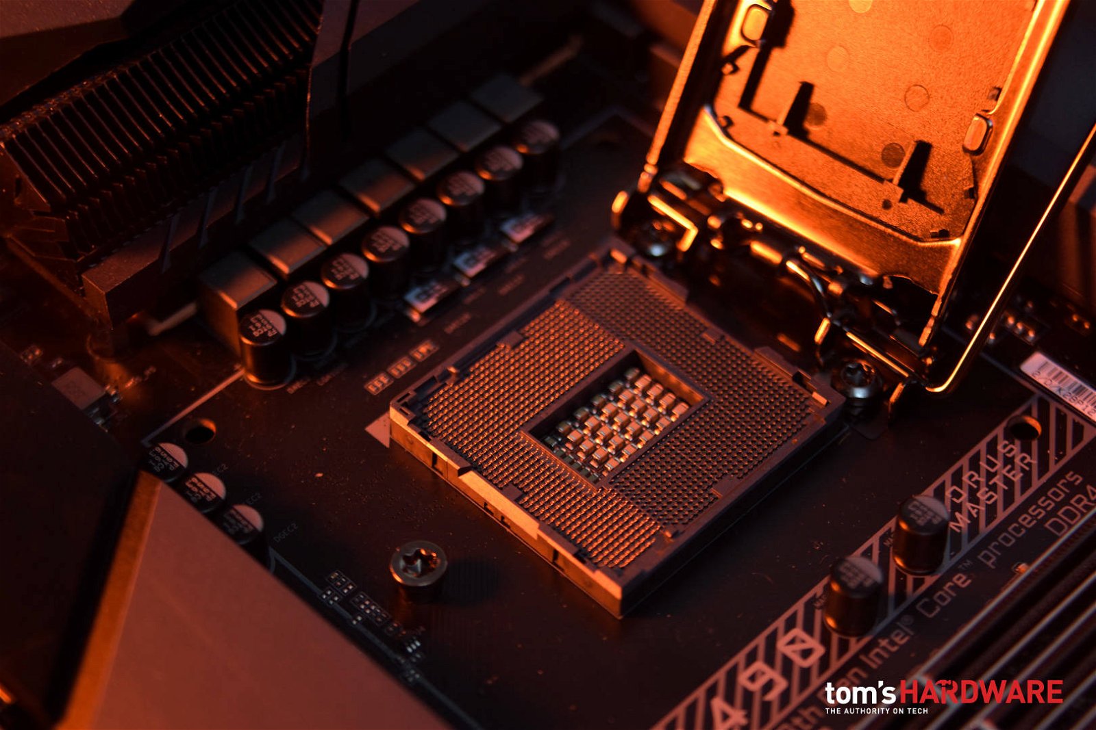 Immagine di Intel Alder Lake, spuntano nuovi dettagli sul socket LGA1700