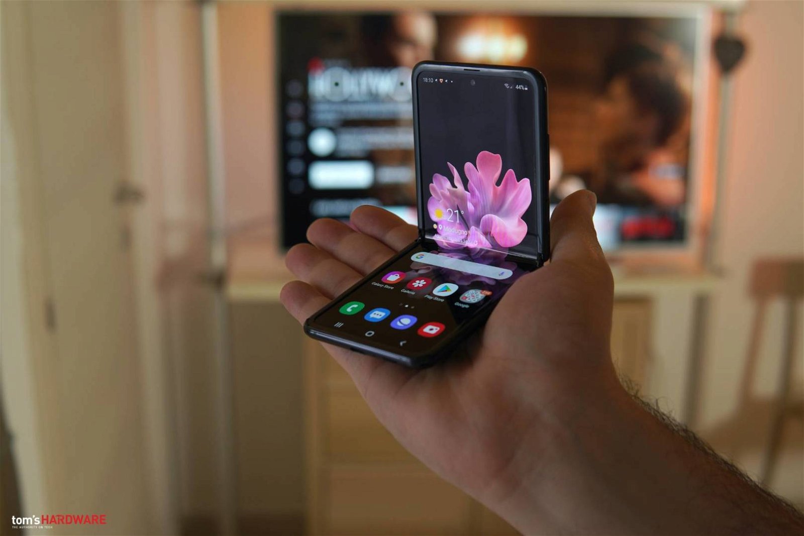 Immagine di Samsung Galaxy Z Flip ad un prezzo folle su Mediaworld!