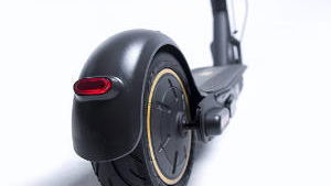 Immagine di Ninebot KickScooter MAX G30 con uno sconto super su Mediaworld!