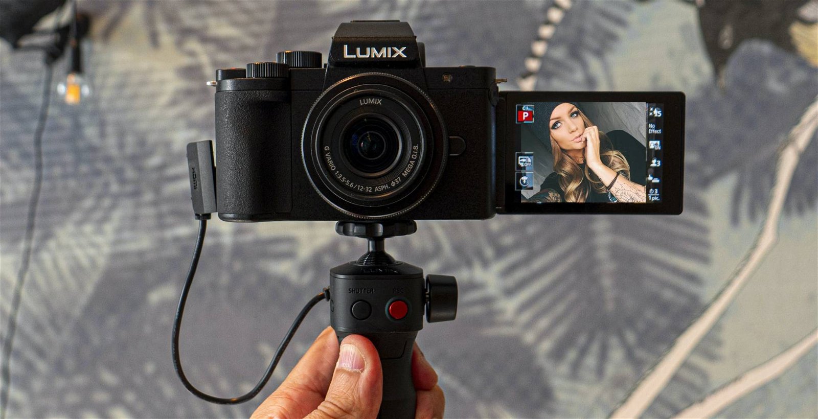 Immagine di Lumix G100, ufficiale la nuova Vlog camera